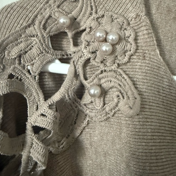 Ember Sweater -  Delicate Lace and Pearl Detail on Sleeves - Picture 3 of 7